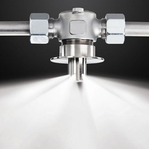 مقارنة بين نظام الرشاشات المائية وFM200: أيهما الأفضل لغرف السيرفرات؟